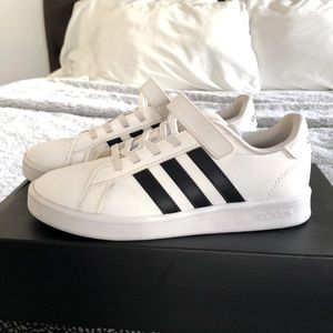Adidas Sneakers
